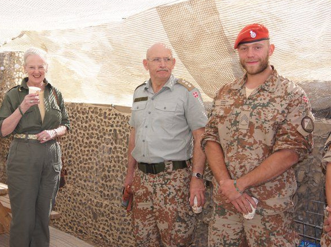 Kenneth Lagstrøm som livvagt ved dronning Margrethes besøg i Afghanistan, 2011