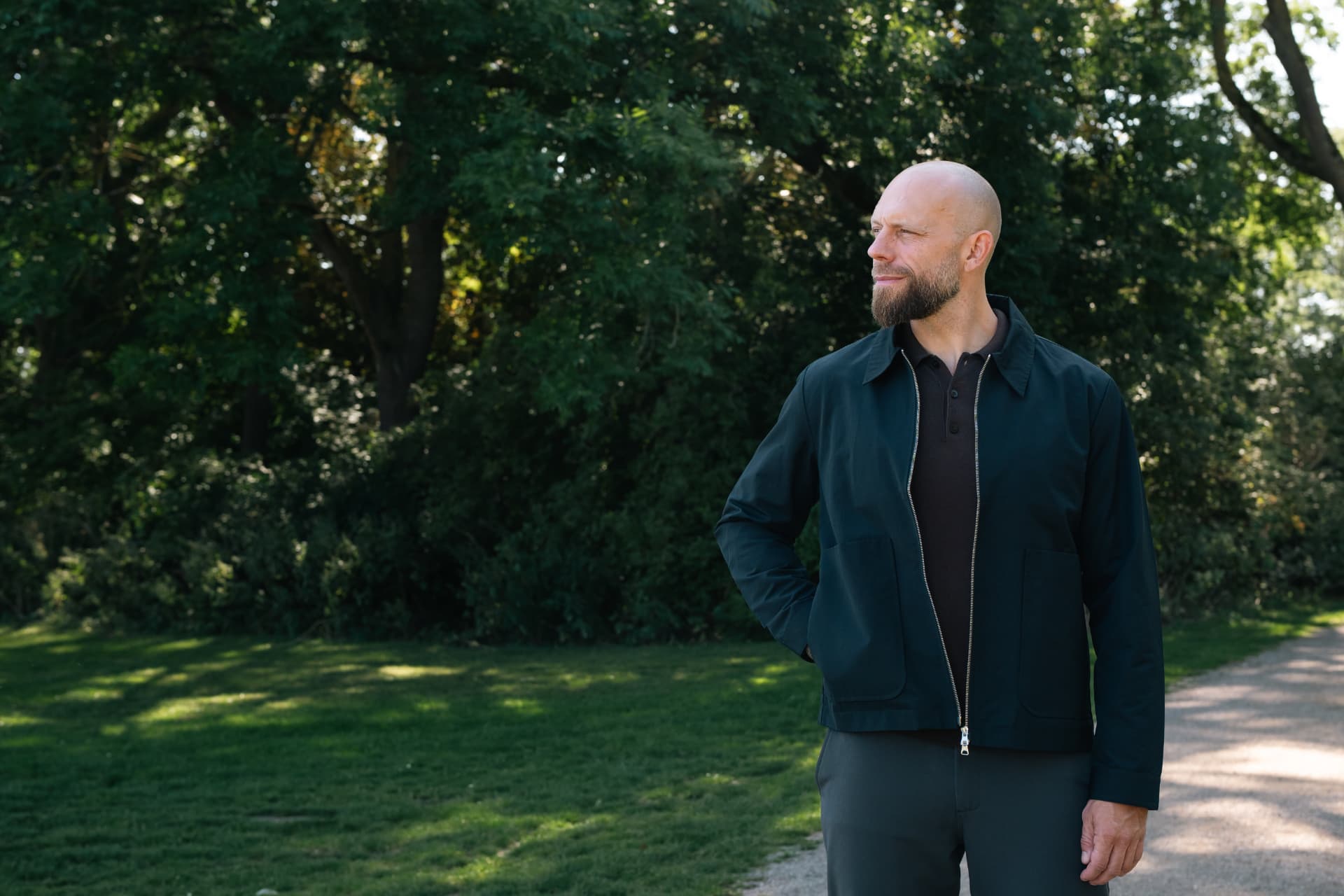 Kenneth Lagstrøm i en park